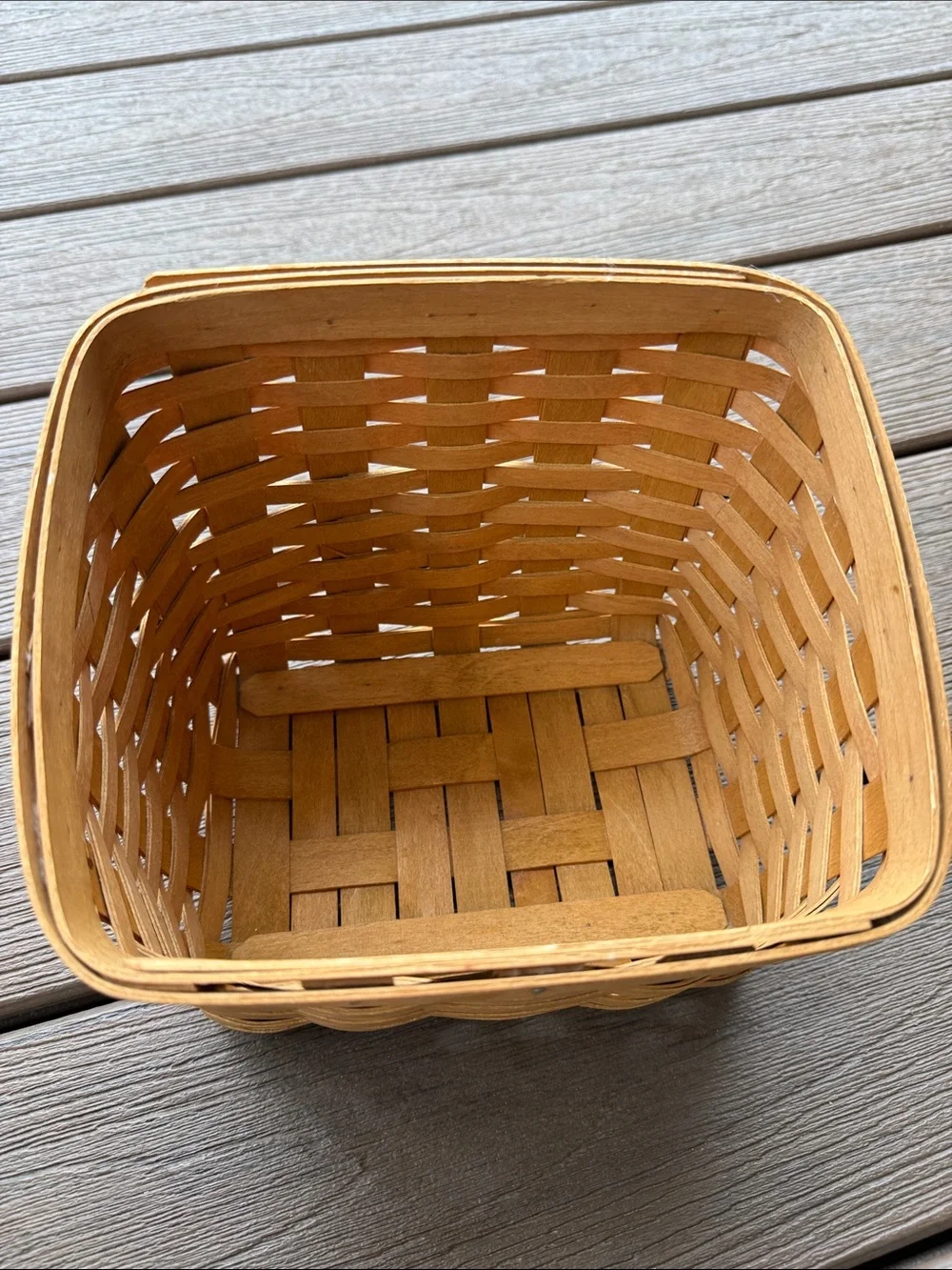 2004 Vintage Longaberger Napkin Basket